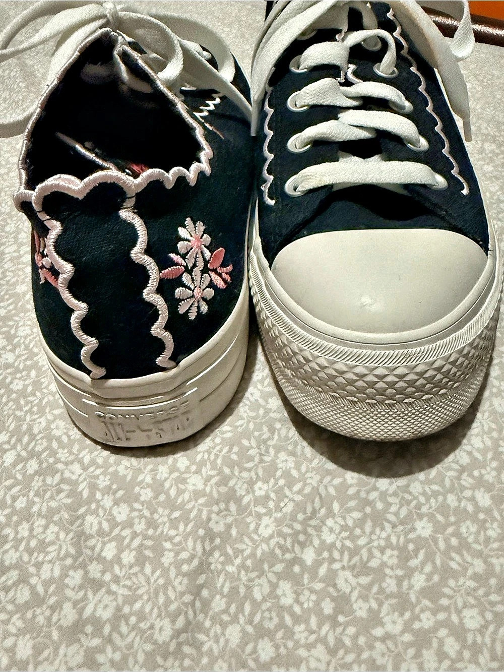 Converse Chuck Taylor All Star Lift Platform Embroidered Flowers Floral W11/M9.5